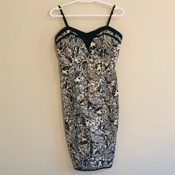 LivingDeadSouls body con pinup skull floral dress - Picture 3 of 12